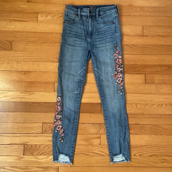 Abercrombie & Fitch “Simone” Distressed High Waist Embroidered Jeans - Picture 3 of 12